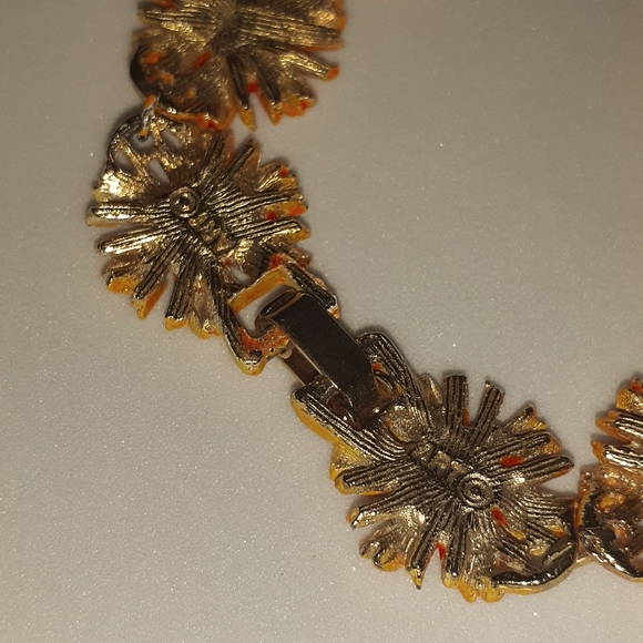 VTG Signed Art Daisy Bracelet - Picture 4 of 6